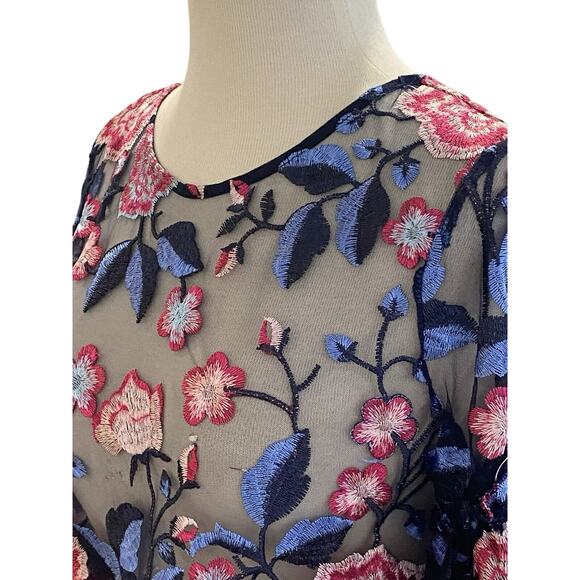Size M Women’s Zara Floral Lace Flutter Sleeve Top Shirt Blouse - Picture 3 of 7